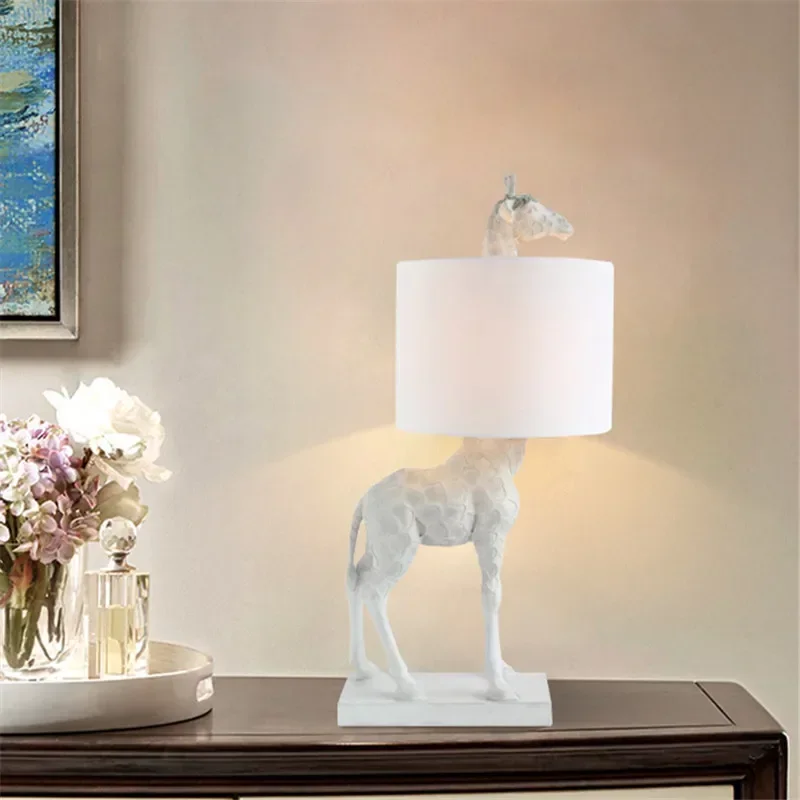 โคมไฟตั้งโต๊ะรูปยีราฟเรซิ่น ดี - Home Decor Lighting Manufacturer บทวิจารณ์และราคา